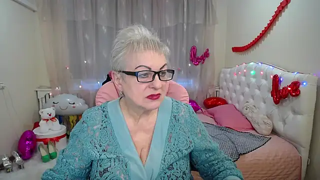 KayleSmoll online show from March 8, 2025, 5:17 am