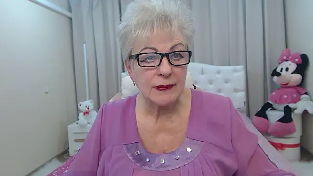 Snapshot of KayleSmoll chatting on February 28, 2026, 7:46 pm KayleSmoll online show from February 28, 2026, 7:46 pm