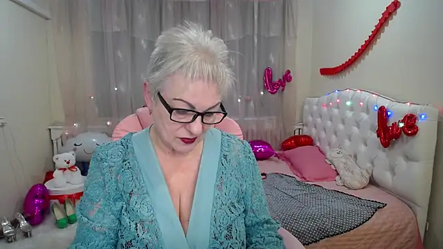 KayleSmoll online show from March 5, 2025, 5:18 am