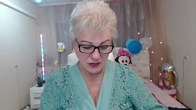 KayleSmoll online show from September 28, 2025, 6:26 pm