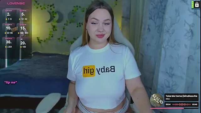 Snapshot of -LinaLove- chatting on November 9, 2025, 8:46 pm -LinaLove- online show from November 9, 2025, 8:46 pm