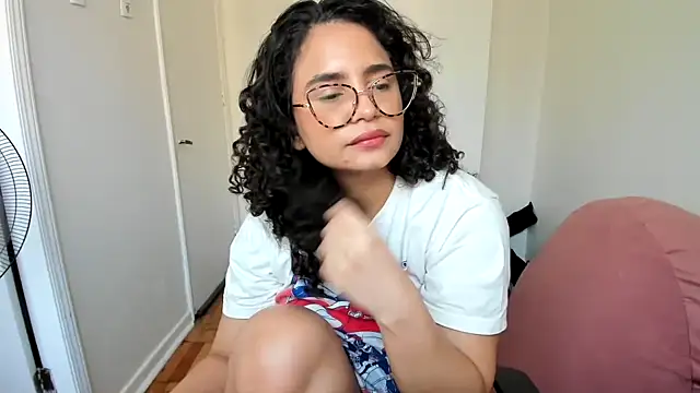 Snapshot of cinnamon_rosa chatting on February 10, 2025, 10:40 pm cinnamon rosa online show from February 10, 2025, 10:40 pm