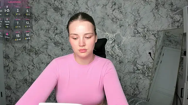 DeniRicchii online show from April 9, 2026, 6:58 pm