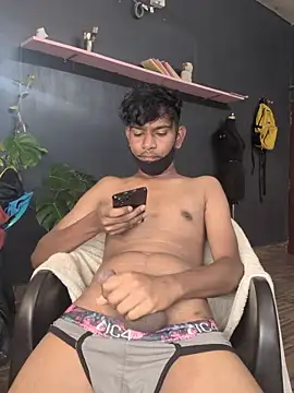 richardjames95 online show from November 1, 2025, 9:58 am