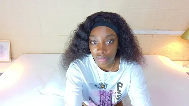 Shamiraa moore online show from October 9, 2025, 7:47 pm