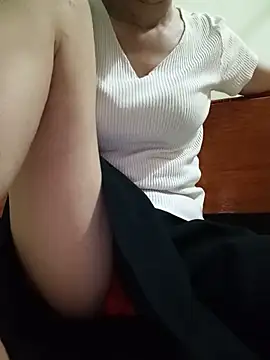 YunLem online show from May 16, 2026, 1:37 am