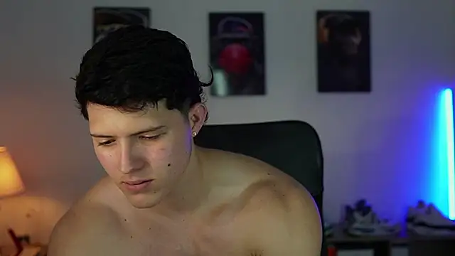 Snapshot of Hazzan_Velez chatting on September 12, 2025, 12:33 am Hazzan Velez online show from September 12, 2025, 12:33 am