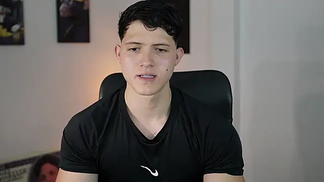 Snapshot of Hazzan_Velez chatting on November 22, 2025, 12:10 am Hazzan Velez online show from November 22, 2025, 12:10 am