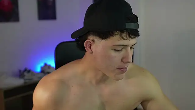 Snapshot of Hazzan_Velez chatting on September 22, 2025, 1:33 am Hazzan Velez online show from September 22, 2025, 1:33 am