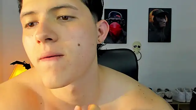 Snapshot of Hazzan_Velez chatting on October 29, 2025, 11:47 pm Hazzan Velez online show from October 29, 2025, 11:47 pm