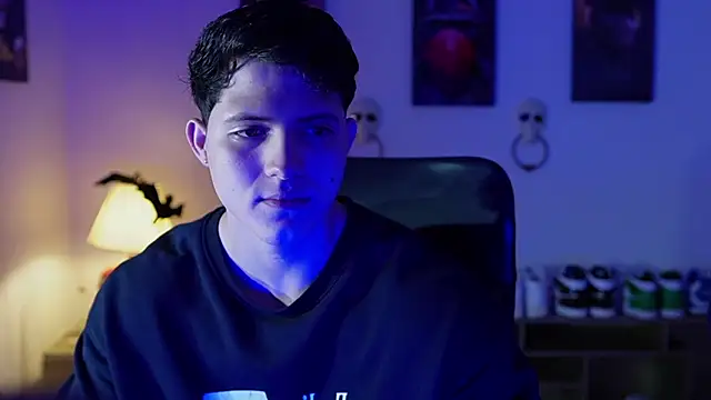 Snapshot of Hazzan_Velez chatting on November 4, 2025, 12:36 am Hazzan Velez online show from November 4, 2025, 12:36 am