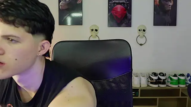 Snapshot of Hazzan_Velez chatting on November 4, 2025, 11:41 pm Hazzan Velez online show from November 4, 2025, 11:41 pm