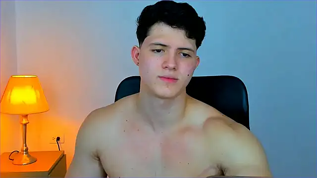 Snapshot of Hazzan_Velez chatting on February 25, 2025, 12:14 am Hazzan Velez online show from February 25, 2025, 12:14 am