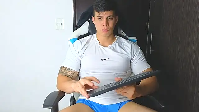 Snapshot of Ethanstill1 chatting on December 13, 2024, 3:49 am Ethanstill1 online show from December 13, 2024, 3:49 am