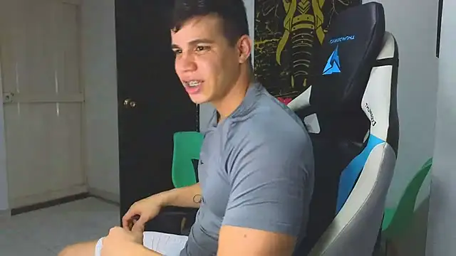 Snapshot of Ethanstill1 chatting on March 11, 2025, 2:53 am Ethanstill1 online show from March 11, 2025, 2:53 am