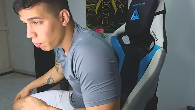 Snapshot of Ethanstill1 chatting on March 4, 2025, 3:11 am Ethanstill1 online show from March 4, 2025, 3:11 am