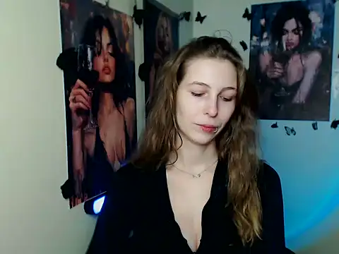 StrangerGi online show from November 17, 2025, 1:04 pm