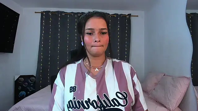 Snapshot of Abby_Parker1 chatting on October 26, 2025, 10:54 pm Abby Parker1 online show from October 26, 2025, 10:54 pm