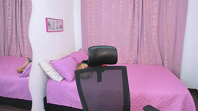 Snapshot of Abby_Parker1 chatting on December 1, 2025, 1:01 pm Abby Parker1 online show from December 1, 2025, 1:01 pm