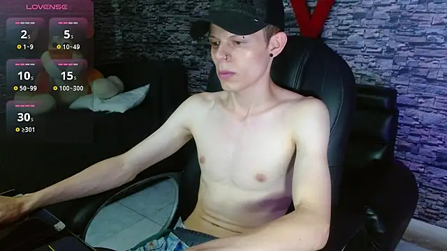 Snapshot of Matthew_Boy_ chatting on March 11, 2025, 9:15 pm Matthew Boy  online show from March 11, 2025, 9:15 pm