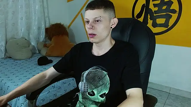 Snapshot of Matthew_Boy_ chatting on February 12, 2025, 4:33 am Matthew Boy  online show from February 12, 2025, 4:33 am