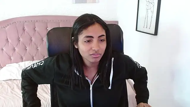 Snapshot of shaneelle chatting on November 8, 2025, 3:15 pm shaneelle online show from November 8, 2025, 3:15 pm