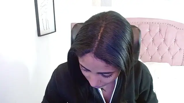 Snapshot of shaneelle chatting on November 4, 2025, 3:10 am shaneelle online show from November 4, 2025, 3:10 am