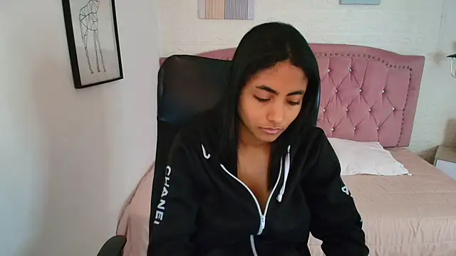 Snapshot of shaneelle chatting on December 3, 2025, 3:07 am shaneelle online show from December 3, 2025, 3:07 am