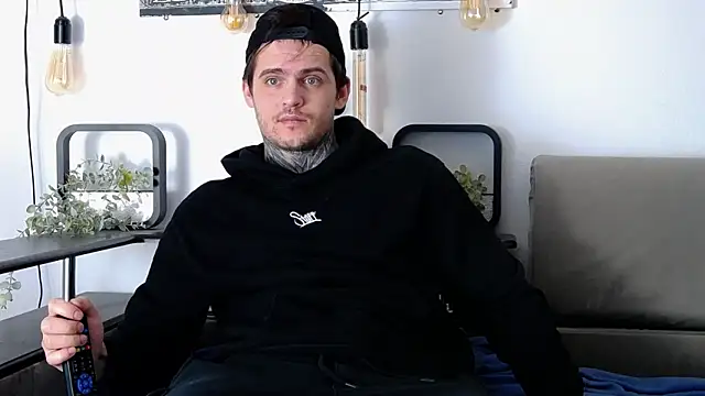 Snapshot of CarterCole chatting on March 3, 2025, 1:34 pm CarterCole online show from March 3, 2025, 1:34 pm