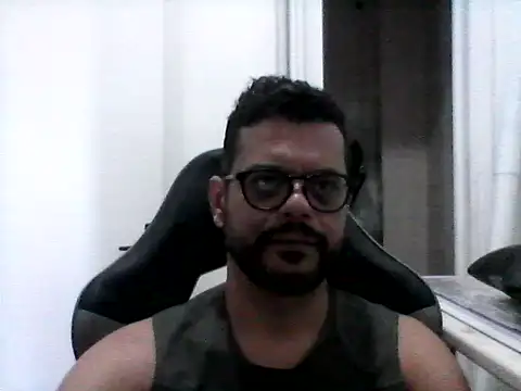HornyBeachBoyBR online show from August 1, 2026, 1:42 pm