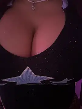 izanmiller2001 online show from March 29, 2026, 3:30 am