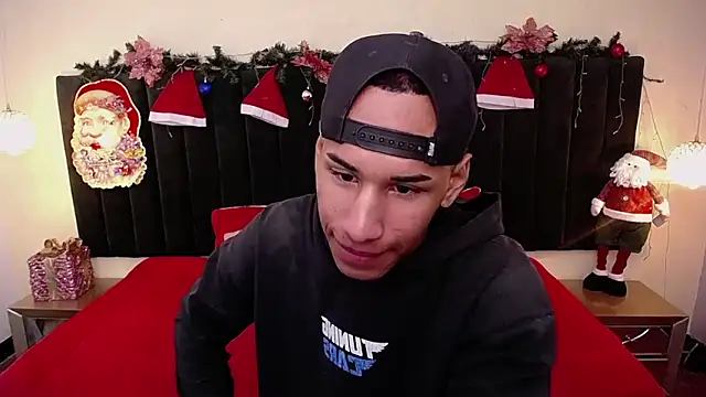 Snapshot of soft_attraction chatting on December 3, 2025, 7:46 pm soft attraction online show from December 3, 2025, 7:46 pm