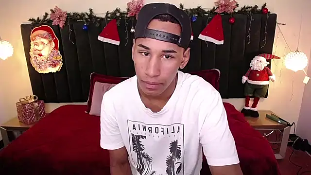 Snapshot of soft_attraction chatting on November 20, 2025, 7:47 pm soft attraction online show from November 20, 2025, 7:47 pm