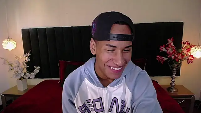 Snapshot of soft_attraction chatting on November 7, 2025, 7:40 pm soft attraction online show from November 7, 2025, 7:40 pm