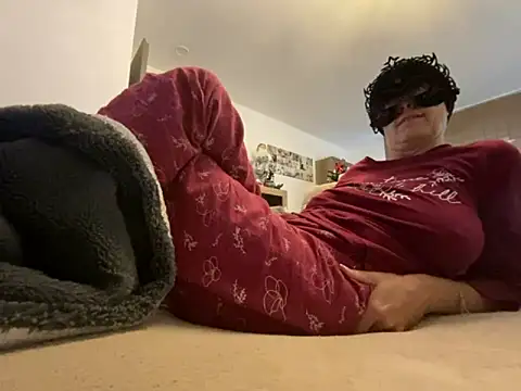 Marilou1983 online show from November 29, 2025, 8:25 am