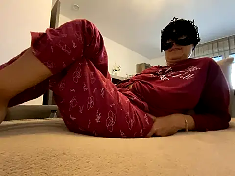 Marilou1983 online show from November 8, 2025, 8:18 am