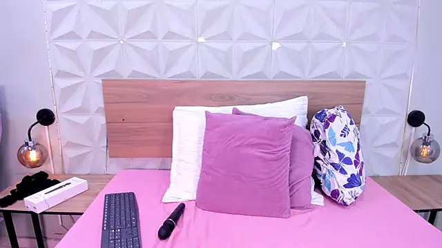 Stacey white  online show from March 27, 2026, 7:59 pm