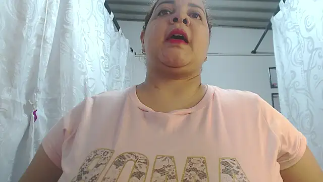 Snapshot of mia_donatto369 chatting on May 29, 2026, 1:17 pm mia donatto369 online show from May 29, 2026, 1:17 pm