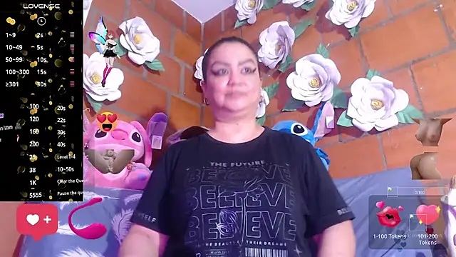 Snapshot of IngritBitch chatting on November 28, 2025, 10:37 am IngritBitch online show from November 28, 2025, 10:37 am