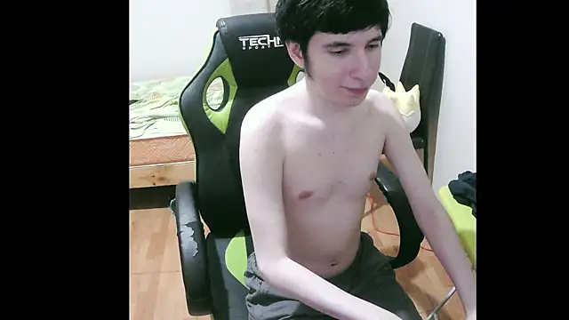 Snapshot of Twink_martinboy chatting on February 15, 2025, 4:25 am Twink martinboy online show from February 15, 2025, 4:25 am