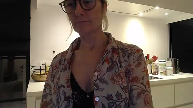 godinflower online show from October 30, 2025, 6:05 pm