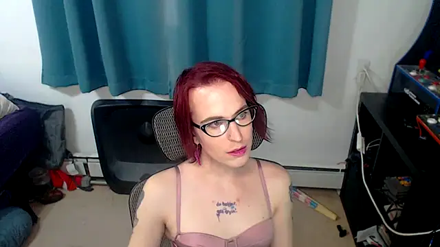 Snapshot of RyffBurnz chatting on November 25, 2025, 5:02 pm RyffBurnz online show from November 25, 2025, 5:02 pm