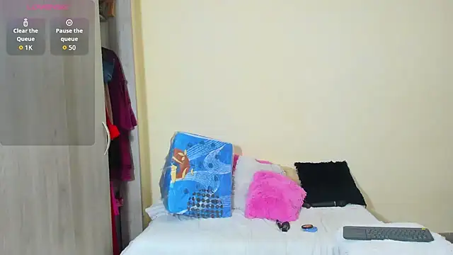 Snapshot of ValeryJohanson_ chatting on April 4, 2026, 9:43 pm ValeryJohanson online show from April 4, 2026, 9:43 pm