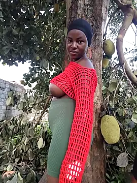 Snapshot of Broan_me chatting on November 12, 2025, 5:22 am Broan me online show from November 12, 2025, 5:22 am