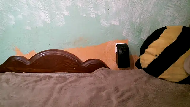 Snapshot of DennisXCaroll chatting on October 31, 2025, 8:22 am DennisXCaroll online show from October 31, 2025, 8:22 am