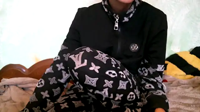 Snapshot of DennisXCaroll chatting on October 4, 2025, 6:48 am DennisXCaroll online show from October 4, 2025, 6:48 am