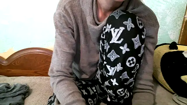 Snapshot of DennisXCaroll chatting on October 19, 2025, 7:33 am DennisXCaroll online show from October 19, 2025, 7:33 am