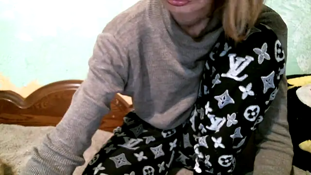 Snapshot of DennisXCaroll chatting on October 18, 2025, 6:54 pm DennisXCaroll online show from October 18, 2025, 6:54 pm