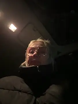 Snapshot of -Milfshake- chatting on February 9, 2026, 5:44 pm -Milfshake- online show from February 9, 2026, 5:44 pm