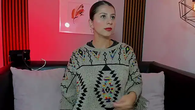 Nahiajhonson  online show from February 21, 2026, 12:51 pm